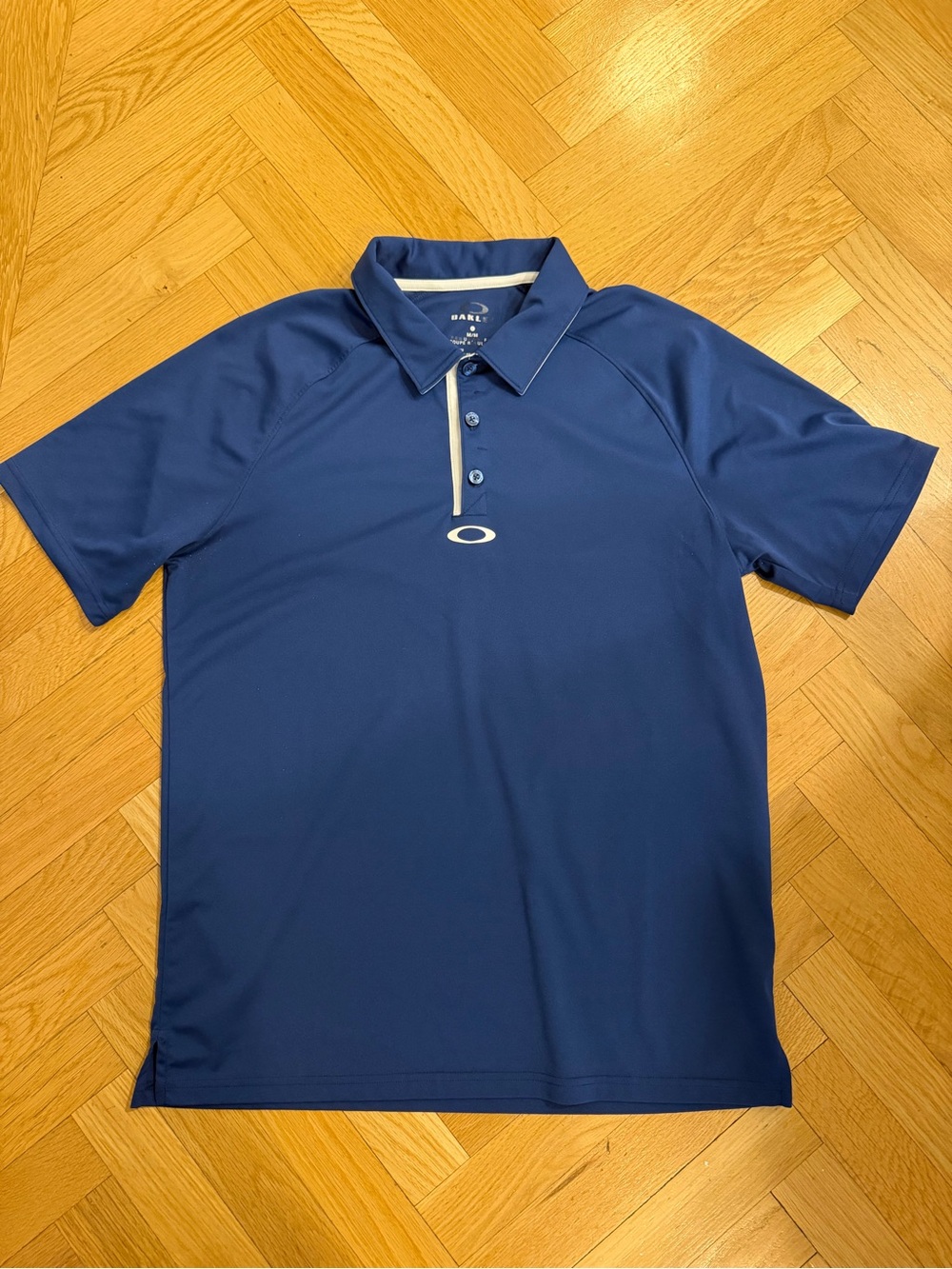 Oakley Regular Fit navy blue polo with white trim